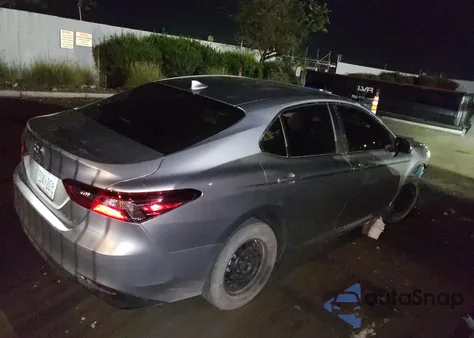 2022 Toyota Camry Le z USA, uszkodzony, nr VIN 598320